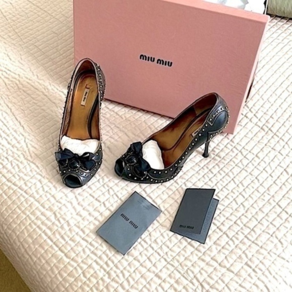 Miu Miu Leather studded peeptoe pumps cabochon & bows size 35